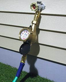 WM-NLC Mechanical Water Meter between spigot and garden hose